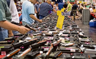 Ofensiva antinarco de Trump convierte el tráfico de armas en negocio jugoso 