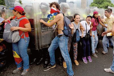 Exige oposición venezolana activar consulta revocatoria