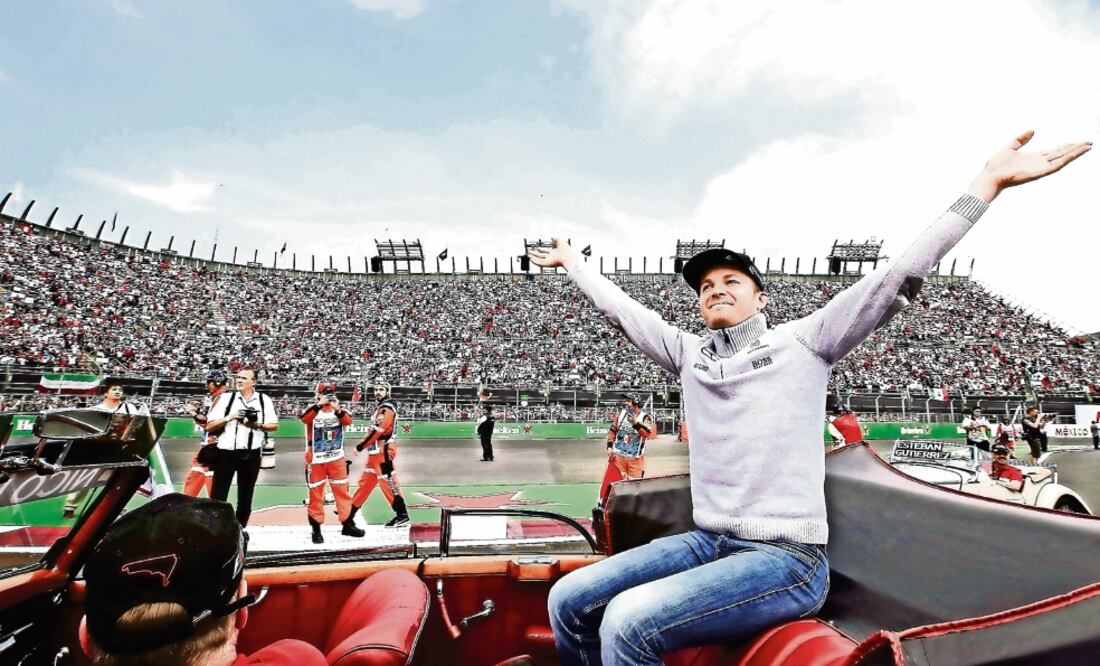 Rosberg corona un año de lucha