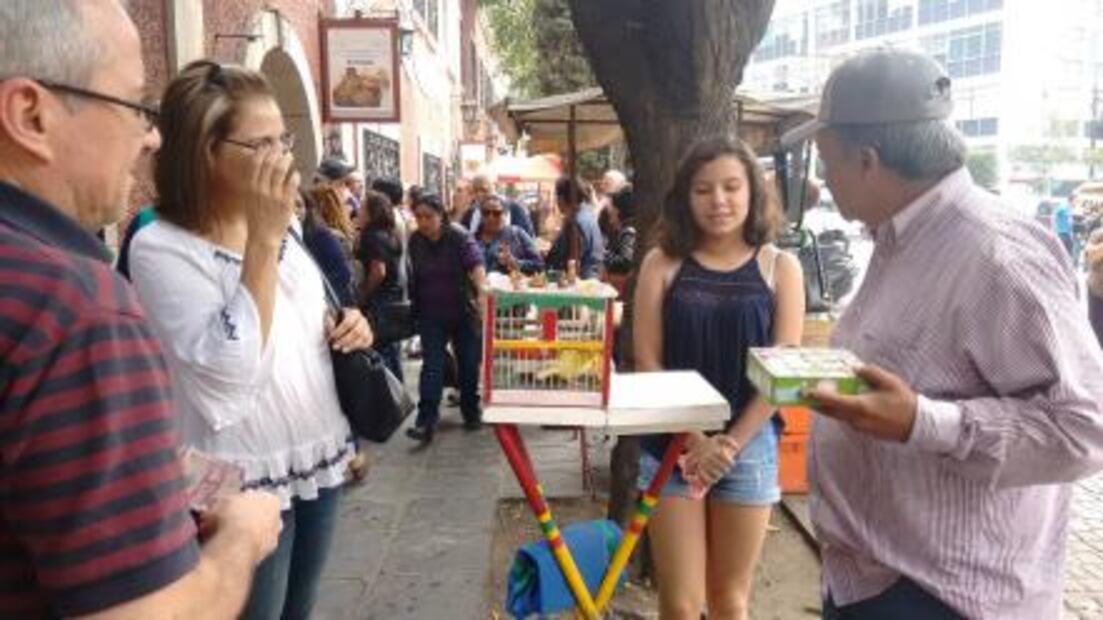 Pajaritos, ahora te leen la suerte… en las cantinas 