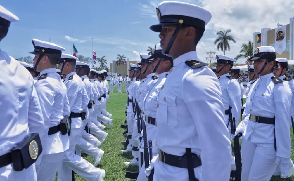 La presidenta de México, Claudia Sheinbaum Pardo, encabezó el 112 aniversario de la defensa del Puerto de Veracruz y jura de bandera de las y los cadetes de la Secretaría de Marina (Semar), en la Heroica Escuela Naval Militar, Antón Lizardo. Foto: Fernanda Rojas / EL UNIVERSAL