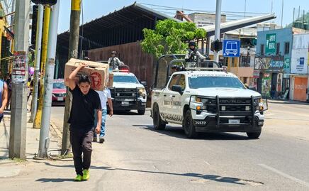 Policías de Oaxaca detienen a personas en situación de calle en Central de Abasto; buscan reducir índices delictivos