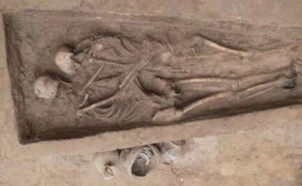 El entierro de una pareja de hace mil 500 años da cuenta de su amor