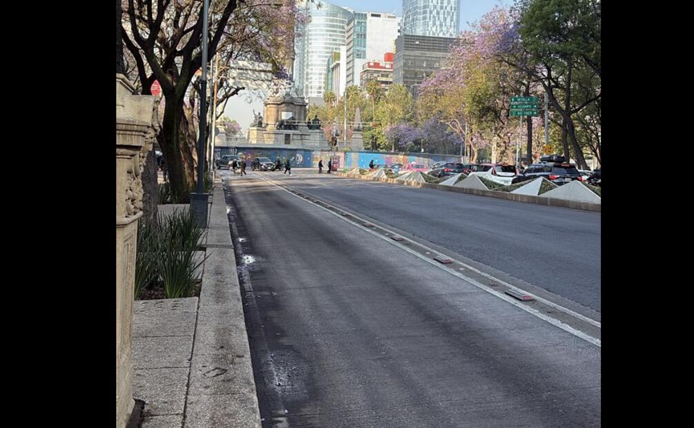A minutos de iniciar la marcha de la CNTE, las calles lucen con pocos manifestantes (18/03/2026). Foto: Sharon Mercado / EL UNIVERSAL