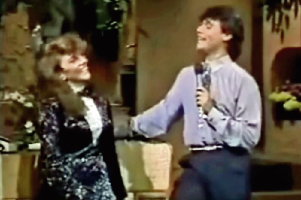 En la foto: Verónica Castro y Juan Gabriel (ARCHIVO EL UNIVERSAL)