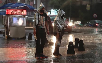 Reportan encharcamientos por lluvia generalizada en la Ciudad de México