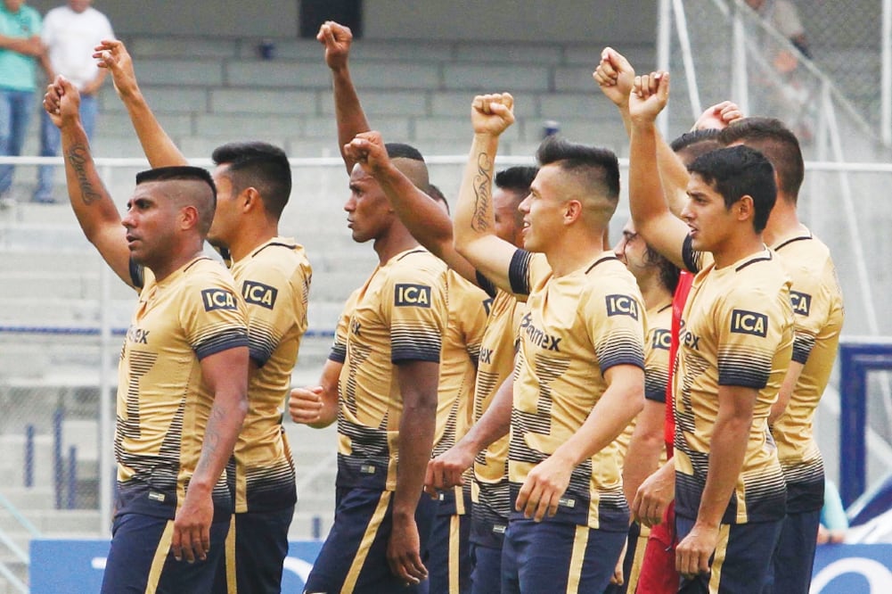 Los auriazules compartieron el triunfo con sus seguidores con el Goya (AGUSTÍN SALINAS. EL UNIVERSAL)