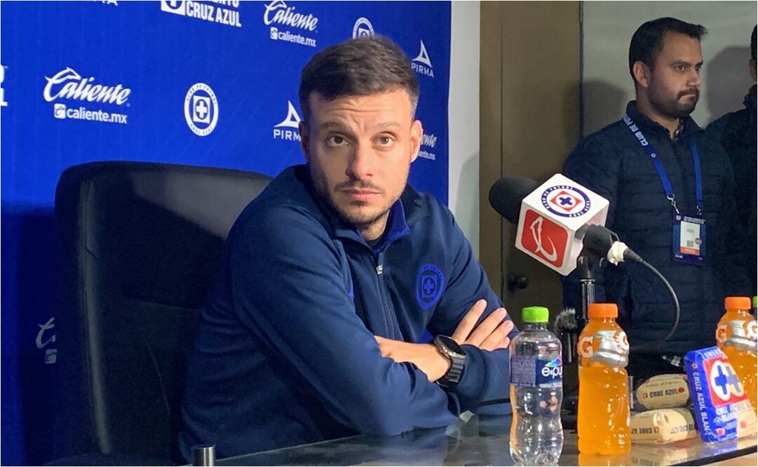 Martín Anselmi en conferencia de prensa. FOTO: Edgar Enríquez/ EL UNIVERSAL
