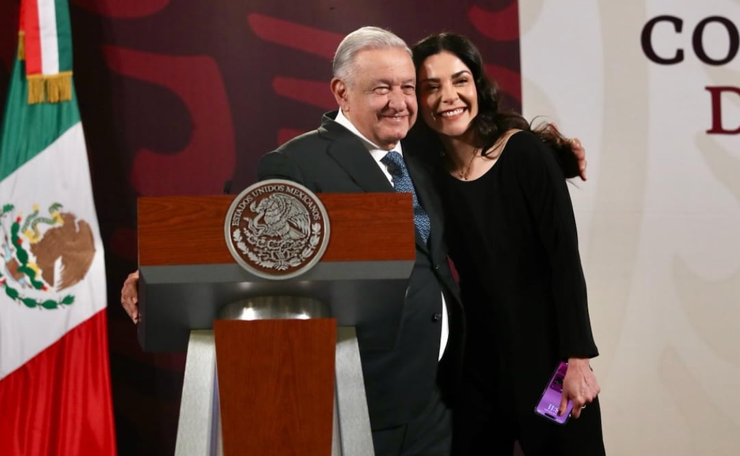 López Obrador externó sus solidaridad a la lectora de "las mentiras de la semana" porque recibe ataques. Foto: X @_LizVilchis