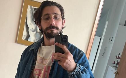 Emiliano Zurita interpreta a un antagónico con un inglés peculiar en “Atypical pirate”