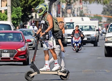 Uso de scooters en vías primarias, aún sin sanción en Neza