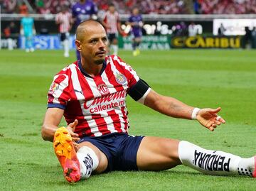 Chicharito Hernández es reventado por promocionar retiro espiritual de Diego Dreyfus