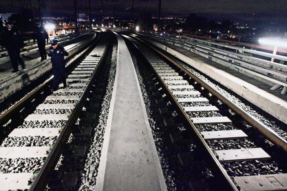 Luego de 19 meses cerrada, el pasado 28 de octubre, el trayecto de Atlalilco a Periférico Oriente de la Línea dorada fue reabierto. Aseguran que con los trabajos realizados se logró una importante reducción del desgaste en las vías. ADRIÁN HERNÁNDEZ