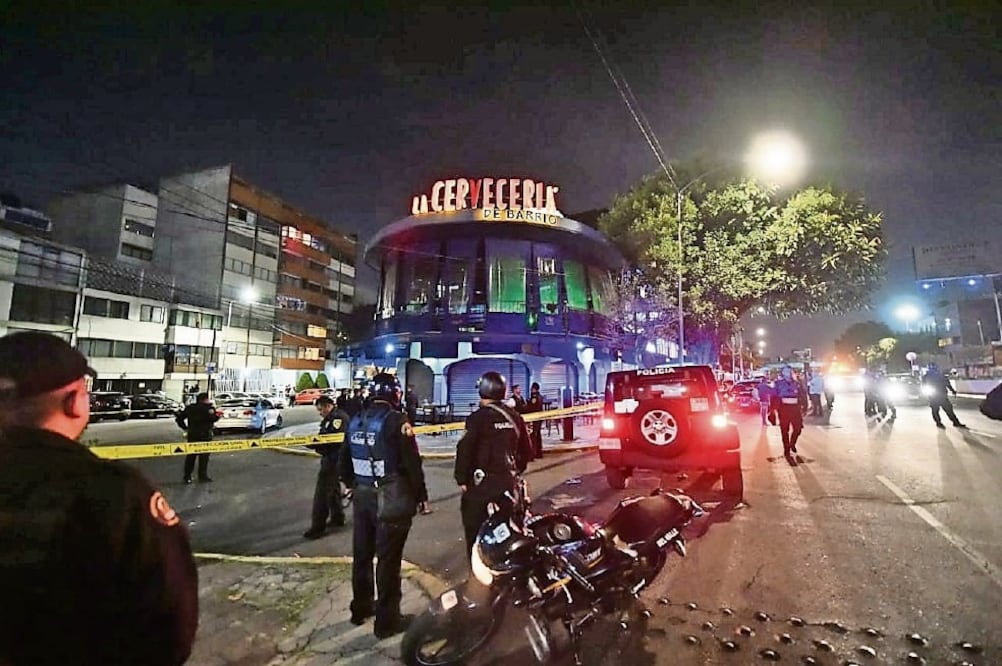 Salma Itzel “N”, de 17 años, y Juan David “N”, de 25, se disponían a salir del comercio cuando fueron baleados por dos sicarios. Foto: ARCHIVO EL UNIVERSAL