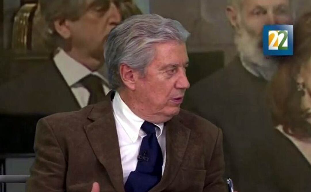 Raúl Cremoux, director general de Canal 22, cuando habló en vivo con Laura Barrera y Huemanzin Rodríguez 