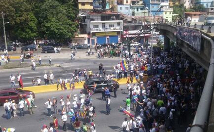 Opositores a Maduro alistan la "madre de todas las marchas" en Venezuela 
