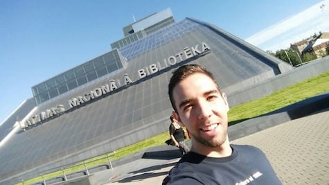 Mexicano en Letonia sufrió agresión de casero, denuncian