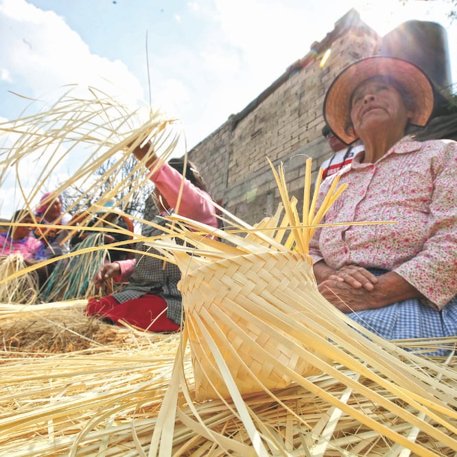 El acceso y estímulo a la creatividad de los pueblos indígenas; el intercambio entre regiones con el programa Cultura Comunitaria y la recuperación del patrimonio afectado por los sismos, son parte de la estrategia incluida en el PPEF. FOTOS: ARCHIVO