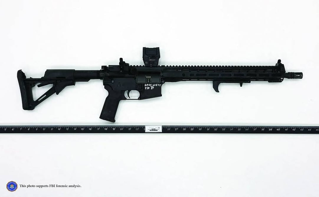 Rifle AR-15 de Thomas Crooks recuperado en el lugar del tiroteo. Foto: AFP
