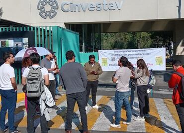 Estudiantes sin beca cierran instalaciones del Cinvestav