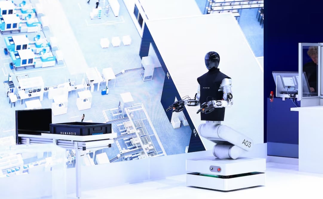 Robot humanoide HMND 01 Alpha en el stand de Siemens AG en la feria Hannover Messe 2026 en Hannover, Alemania. Foto: Bloomberg / Krisztian Bocsi