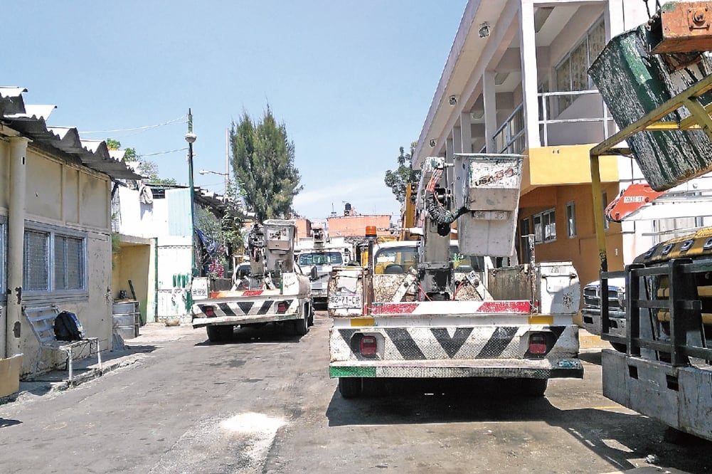 Entre las quejas de la delegación Azcapotzalco están que hay dos camiones que no cuentan con factura y otros están detenidos por fallas menores y 115 serán dados de baja (DIANA DELGADO. EL UNIVERSAL)