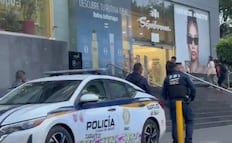 Roban Sanborns de Plaza Metrópoli Patriotismo en alcaldía Benito Juárez; asaltantes escapan en dos motocicletas