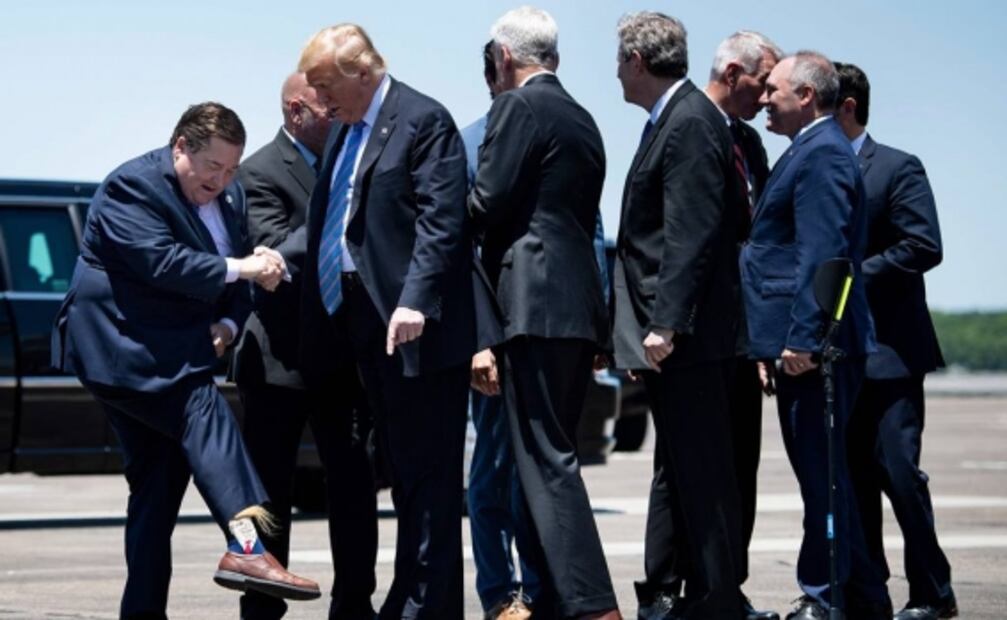 Las curiosas calcetas de Trump que puedes peinar a tu gusto