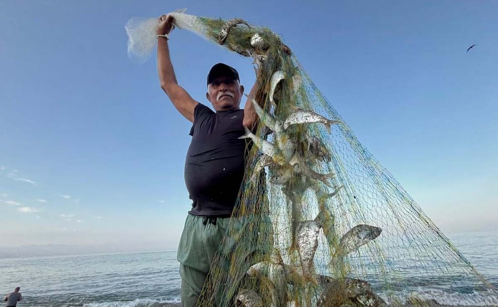 Pescadores retoman labores en Puerto Vallarta, Jalisco, tras una semana de violencia por el abatimiento de "El Mencho" (01/03/26). Foto: Juan Carlos Williams/ EL UNIVERSAL