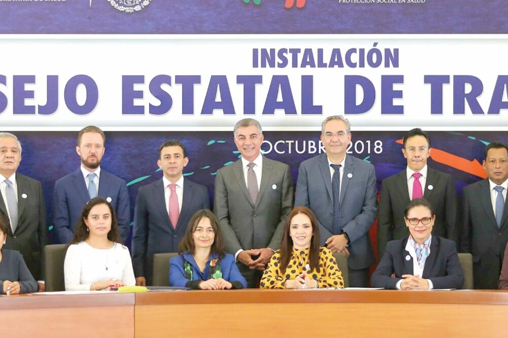 El gobernador de Puebla, José Antonio Gali Fayad (centro), informó que Puebla es de las 10 entidades con más donaciones post mortem de órganos.