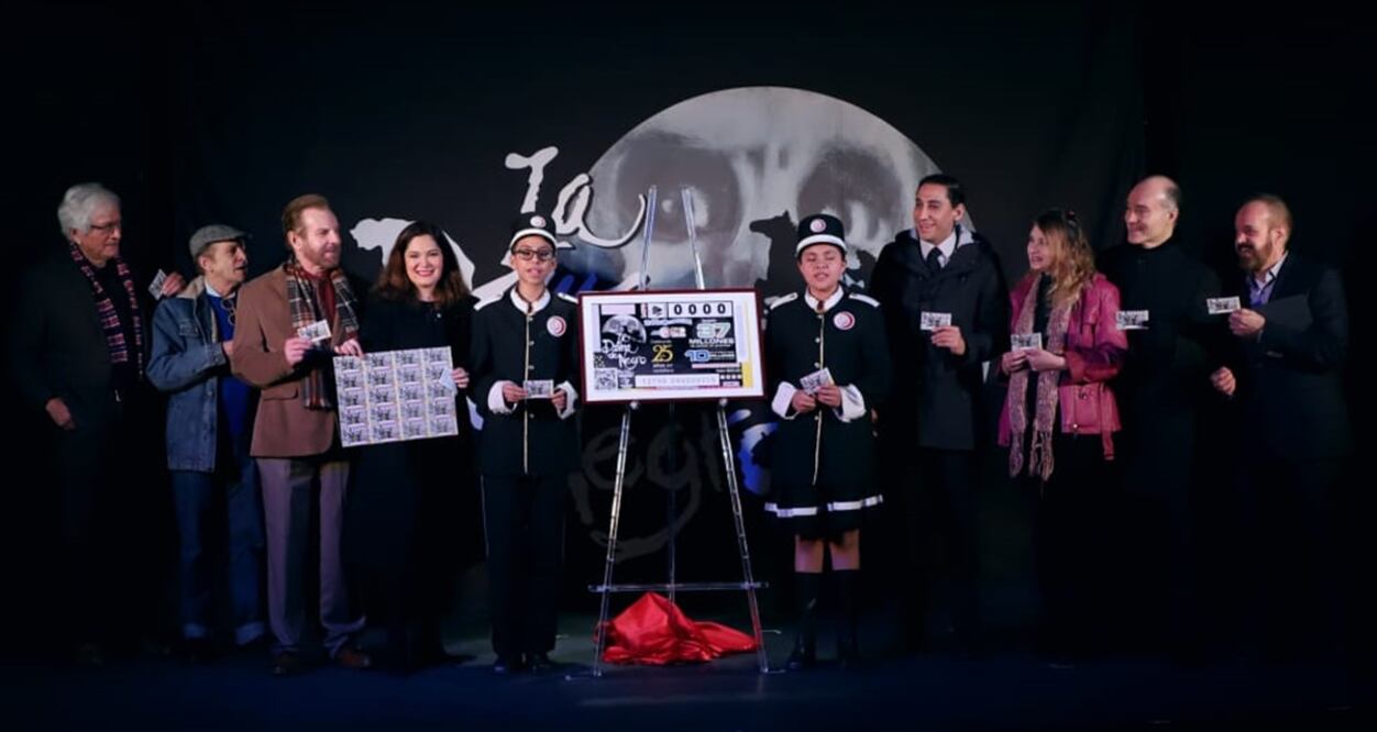 "La dama de negro" festeja 25 años de terror con billete de lotería