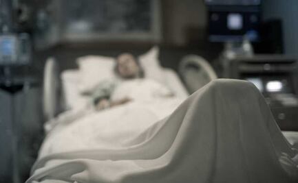 En cama, con monitor de tensión arterial y desfibrilador; las secuelas de un sobreviviente de Ayotzinapa 