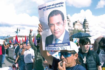 Guatemala: crece presión al mandatario