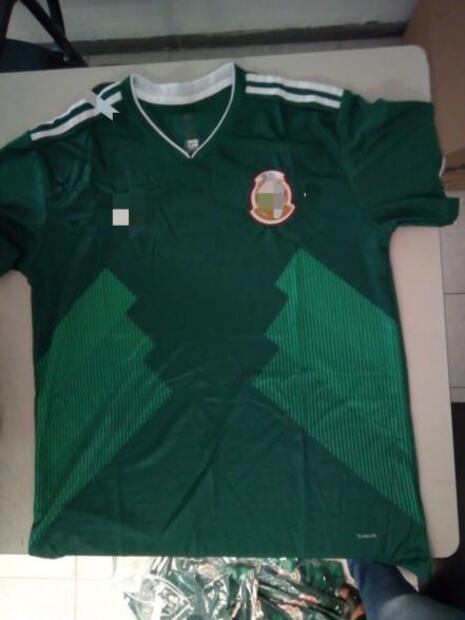 Decomisan playeras pirata de la selección nacional en la CDMX