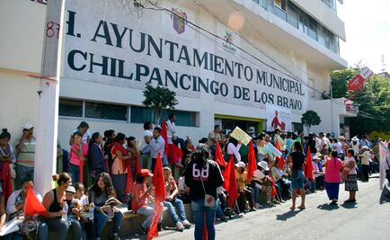 Antorcha Campesina protesta frente a Palacio de Chilpancingo