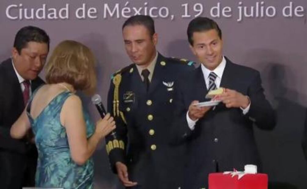 Le adelantan las mañanitas a Peña Nieto