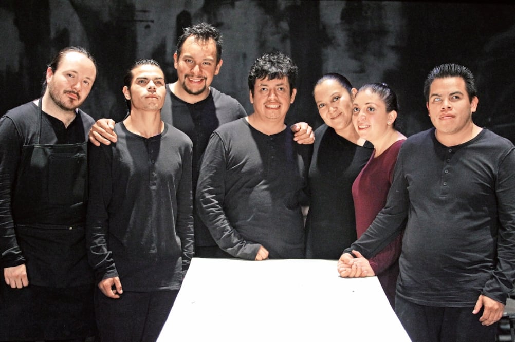 El elenco del montaje La mirada del invento ciego, de Berta Hiriart. Primera obra de la compañía Teatro Ciego dirigida al público infantil (ALEJANDRO ACOSTA. EL UNIVERSAL)