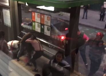Captan pelea en estación Hidalgo del Metrobús L7