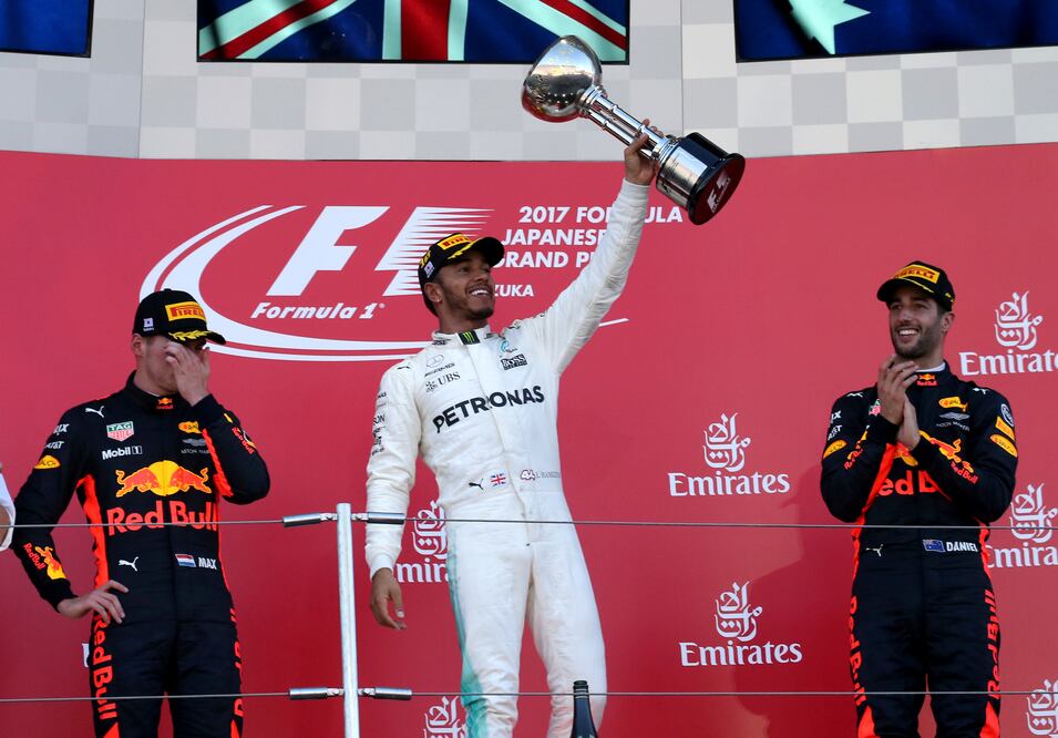 El piloto británico celebrando su triunfo en el Gran Premio de Japón