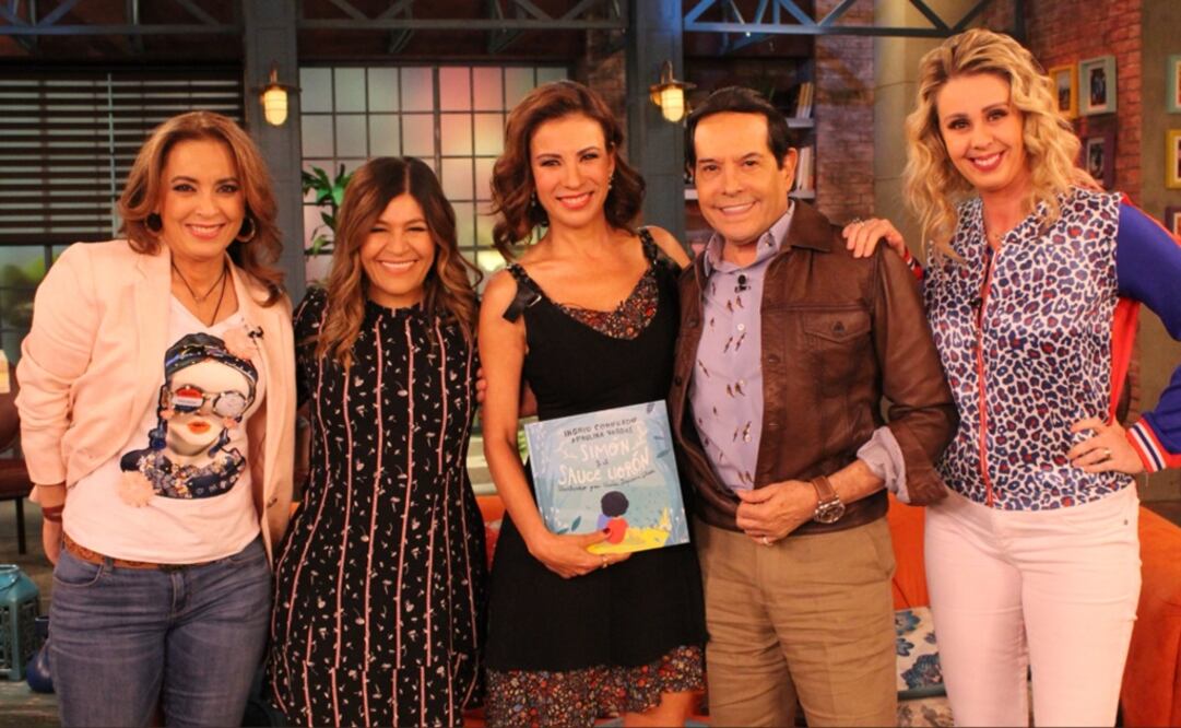 Ingrid Coronado y el elenco del programa "Intrusos". Foto: Instagram 