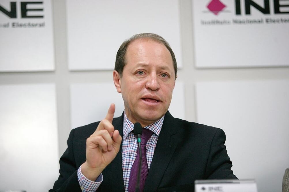 Marco Antonio Baños, consejero del INE, expuso que si un partido decide darle un destino distinto a sus prerrogativas podría haber consecuencias legales (ARCHIVO EL UNIVERSAL)