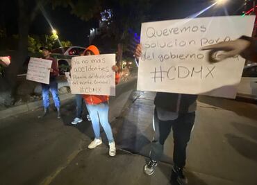 Motociclistas bloquean División del Norte para denunciar presencia de baches; han causado caídas y fracturas