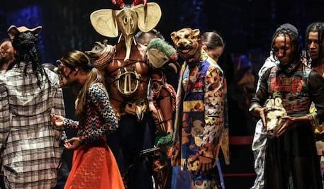 La ropa cobra vida en el escenario, en la inauguración de Bogotá Fashion Week