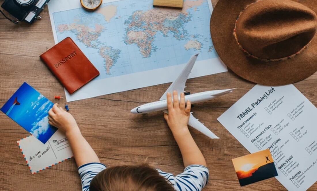 Pasaporte mexicano para menores de edad. Foto: Shutterstock