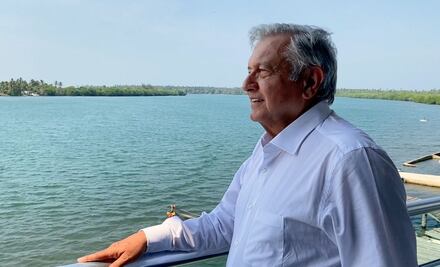 Actividad petrolera puede desarrollarse en armonía con la naturaleza: AMLO