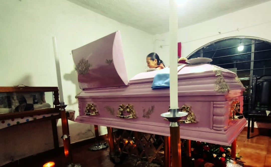 Familia y amigos despiden a Fanny, mujer tras asesinada en el Edomex. Foto: Especial.