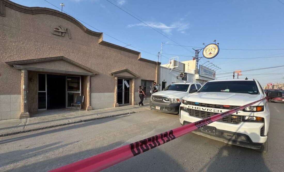 Autoridades investigan los intentos de incendio en la funeraria Del Carmen ubicada en la colonia Arroyo Colorado, en Ciudad Juárez. Foto: Especial