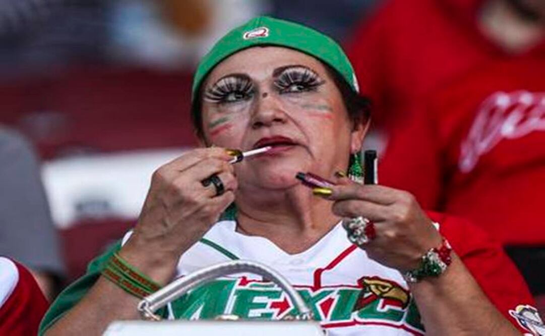 A Mexican baseball fan watching the Caribbean Series game - Photo: AP