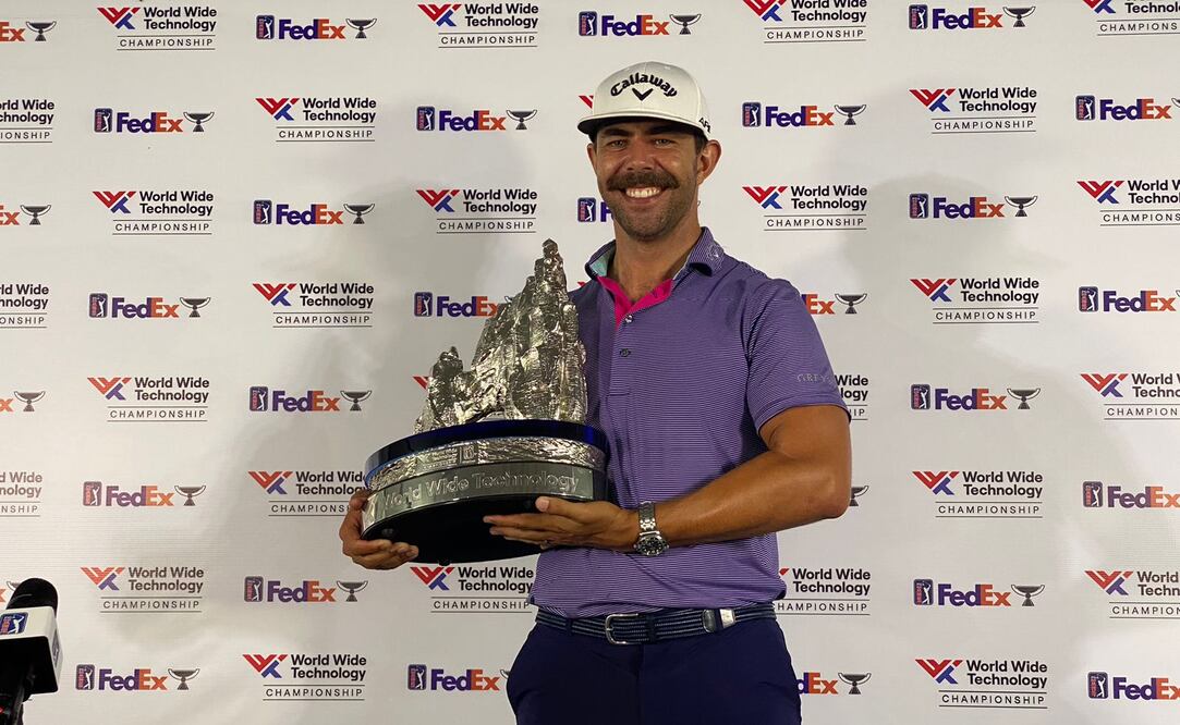 Erik van Rooyen con el trofeo de campeón en el World Wide Technology Championship / Foto: Nicolás Schiller Solti - EL UNIVERSAL