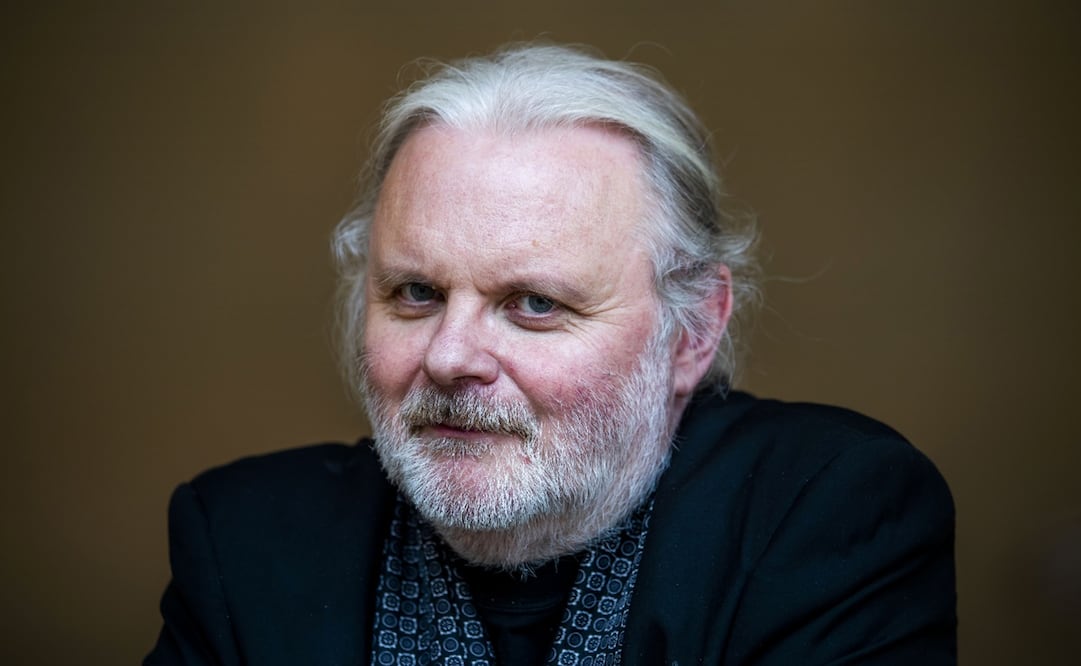 El autor noruego Jon Fosse posa para una fotografía mientras en la presentación de su libro "Septologien" en el Det Norske Teatret de Oslo, el 6 de septiembre de 2019.Foto: Hakon Mosvold Larsen /NTB Scanpix vía AP, archivo EL UNIVERSAL.